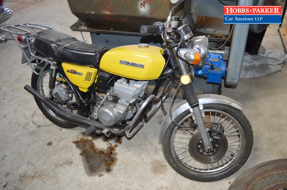 1975 Suzuki GT 185 Motorbike